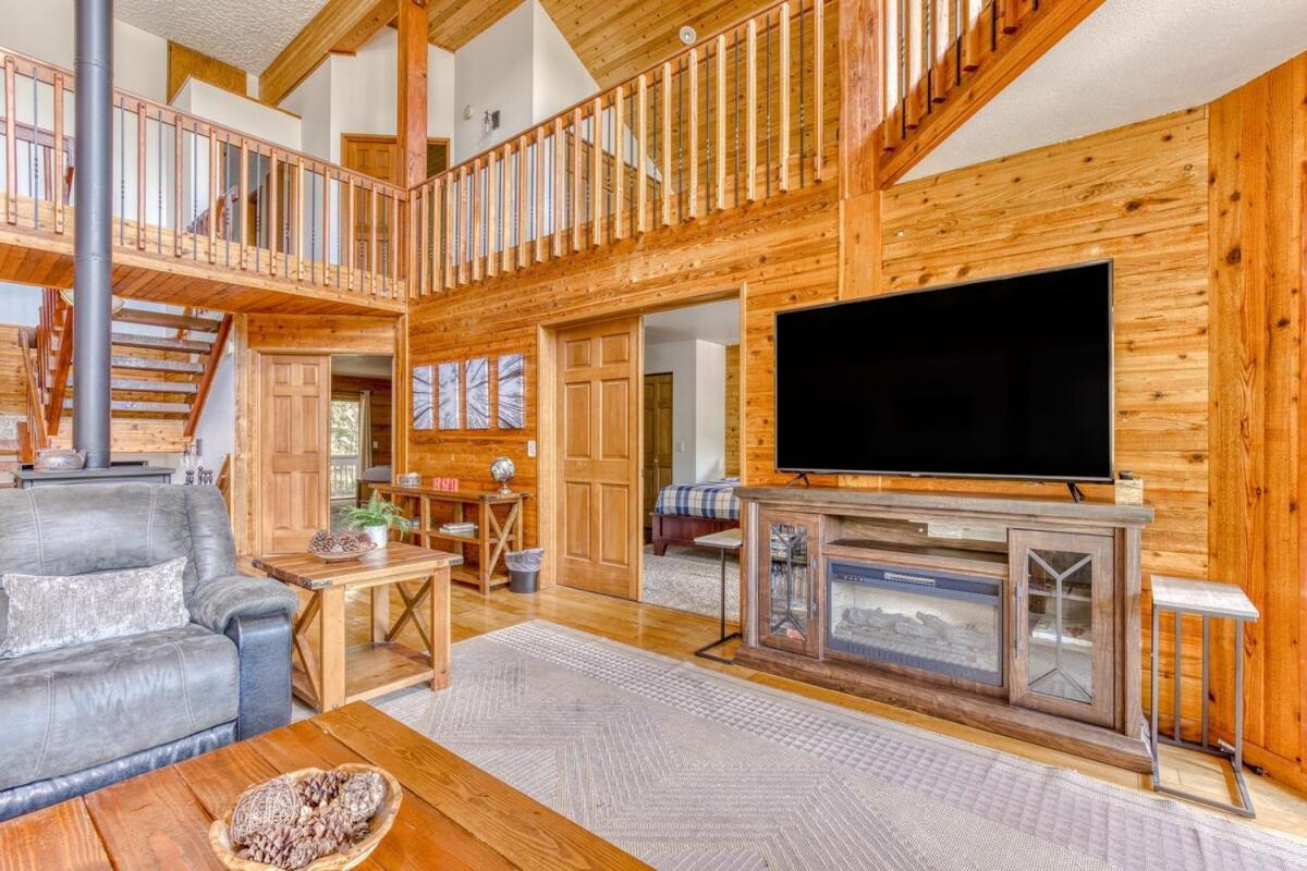 Great Blue Lodge - Spacious Ski Lodge, Hot Tub, Sauna, Game Room & More ガバメント・キャンプ エクステリア 写真