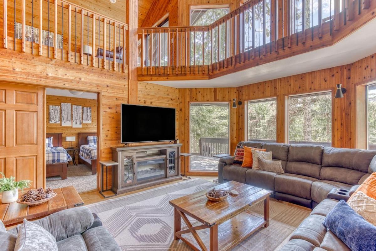 Great Blue Lodge - Spacious Ski Lodge, Hot Tub, Sauna, Game Room & More ガバメント・キャンプ エクステリア 写真